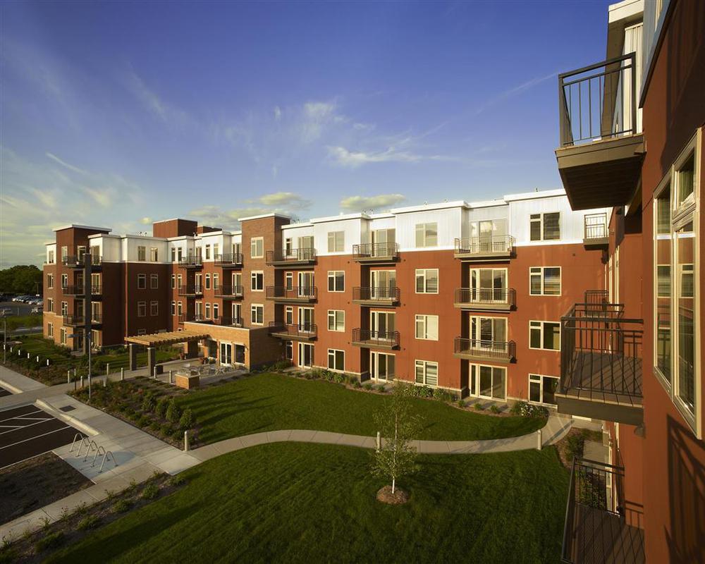 Execustay At York Place Apts Edina Eksteriør bilde